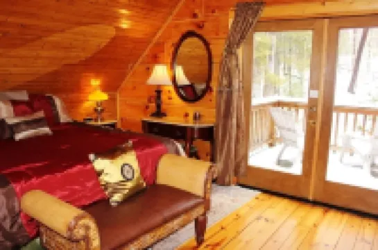Luxury Lake Cabin by New River Trail w/ Dock/Canoes/Steam Room/Fireplaces...