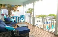 5 Bedroom & 5 Bath Beachfront House w/ Private Pool, Hot Tub & Beach Boardwalk! - Uima-altaat