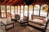 The BaitHouse - Charming Cabin