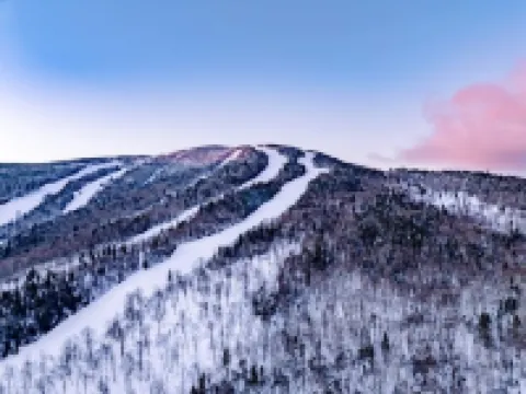 Spacious Home Just 3 Min. from Pleasant Mtn.  Spectacular Views of Mt Washington