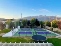 The Pickleball Manor Hotels in Highland