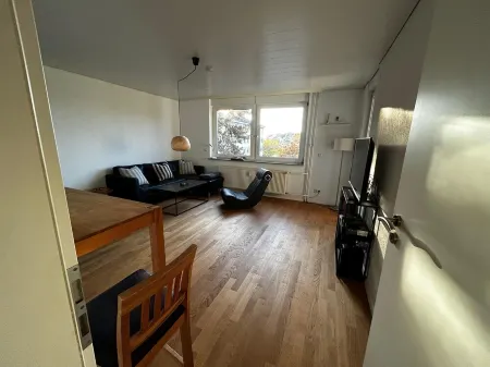 Cool city apartment in Weil am Rhein, near Vitra and vineyards Отели в г. Вайль-на-Рейне