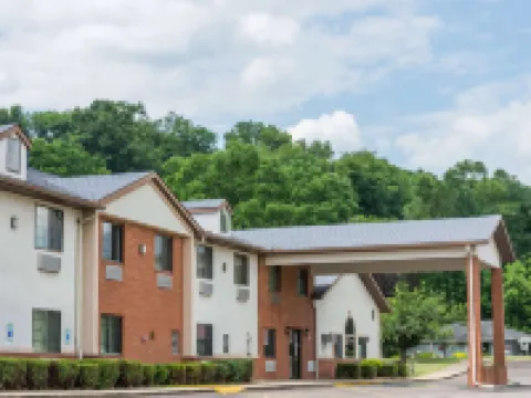 Super 8 by Wyndham Coshocton Roscoe Village Hotels in Coshocton County