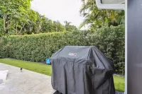 Luxury Modern Palm Beach Gardens Home with Heated Pool-Near Beach & Restaurants