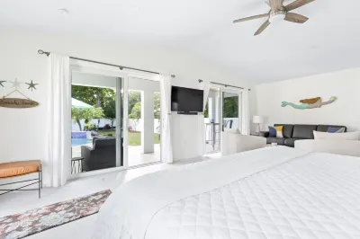 Guest House with Private Yard, Pool, Outdoor Kitchen & Tiki Bar Hotels near Atlantic Avenue