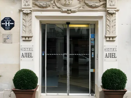 Chouette Hotel Отели рядом с достопримечательностью «Musee Mendjisky-Ecoles de Paris»