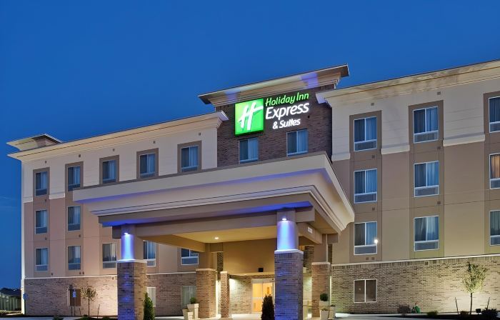 Holiday Inn Express & Suites TOPEKA NORTH by IHG