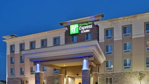 Holiday Inn Express & Suites TOPEKA NORTH by IHG in Topeka