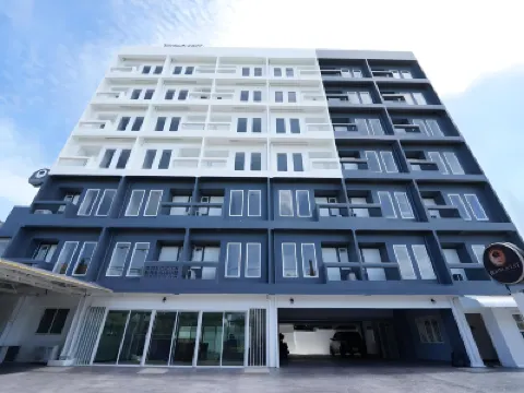 RoomQuest IT Square Don Mueang Airport Hotels near LAK SI