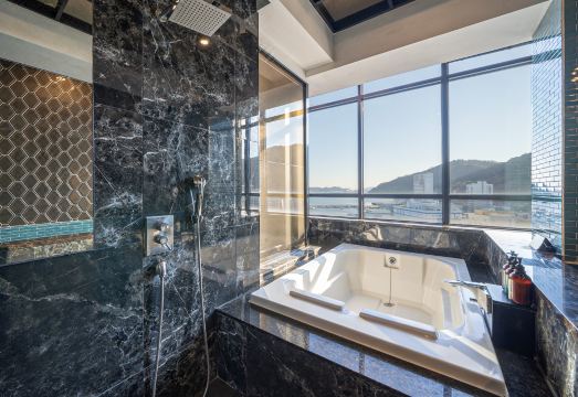 창원 진해 아몬드 호텔