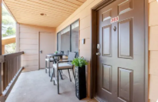 Charming Red Rock Poolside Condo with WiFi, AC in superb Sedona