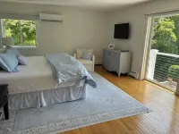 Modern coastal retreat w/ pool,  close to beaches and golf courses. - พร้อมระเบียง
