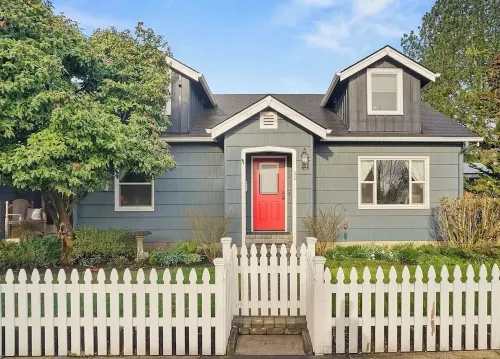 Delightful Downtown Retreat in the Willamette Wine Country