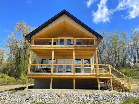 Family/Pet Friendly, Peaceful Cabin, Lakeview, Deck with Norfork Lake views