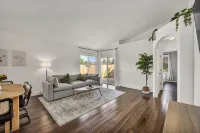 Modern & Cozy Reno Retreat with EV Charger – Near Downtown & Tahoe