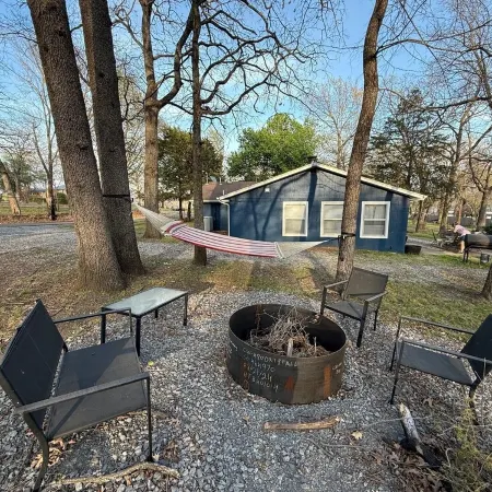 Fisherman's Flat Cozy 3-bedroom cabin short walk to water at Cypress Cove