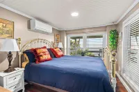 Private Romantic Lodgings Located in Wine Cellar Overlooking Canyon Lake - ブティック