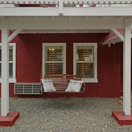 1930s General Store - walkable to downtown, pet-friendly, Home is all for YOU!