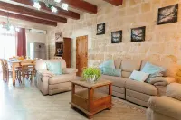 Villa Savona Sleeps 7 with Private Pool - Parkplatz
