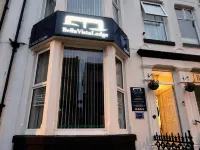 Bella Vista Lodge Hotels near Blackpool Central Library