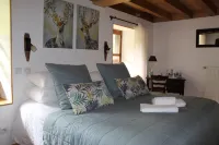Les Pipistrelles Hotels in Champagneux