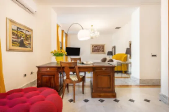 เรอเลส์ ลาแลงแตร์ โรงแรมใน