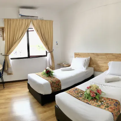 Am Transit Inn Kuala Terengganu Hotels near Tok Jembal Beach