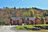 The Pico Escape- 3BR 2BA Ski On Ski Off at Pico Mountain, Close to Killington, condo Hotels in Chittenden
