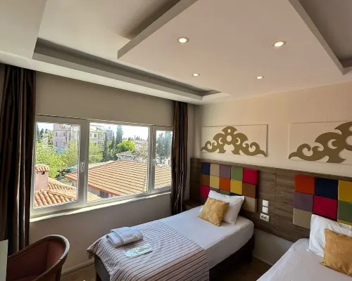 Hotel Twenty Các khách sạn gần Tháp Đồng hồ