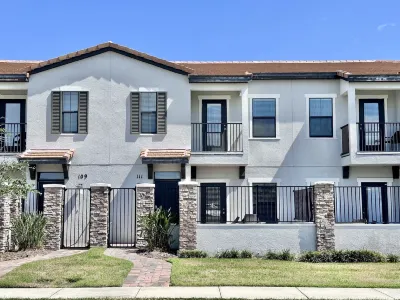 Balmoral Resort- 111kb 2 Bedroom Townhouse by RedAwning Hotels near Haines City Theatre
