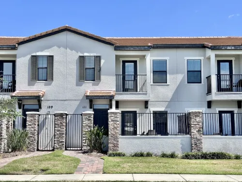 Balmoral Resort- 111kb 2 Bedroom Townhouse by RedAwning