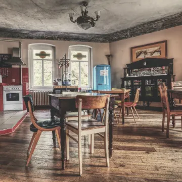 Opera Hostel Отели рядом с достопримечательностью «Церковь Святого Андрея»