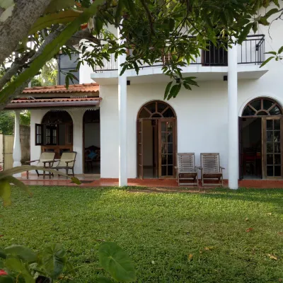 White House Villa Hotels in Unawatuna Beach