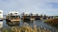 Hausboot Harmonie Hotels in Bitterfeld-Wolfen
