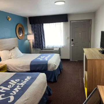 Days Inn by Wyndham Pratt