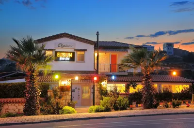 Cesme Elysium Hotel Hotel di Sehit Mehmet Mahallesi