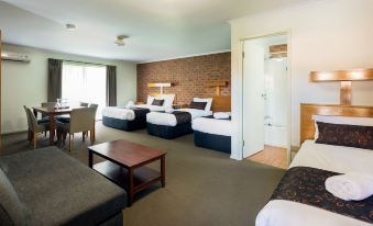 Advance Motel