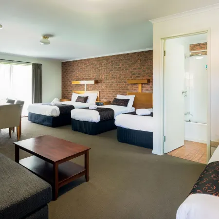 Advance Motel
