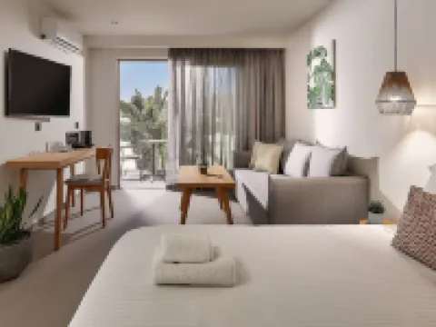 Enorme Santanna Island Hotels in Sisi