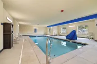 Cobblestone Hotel & Suites - Alpine - Pools