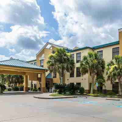 Quality Suites New Iberia Hotel Exterior