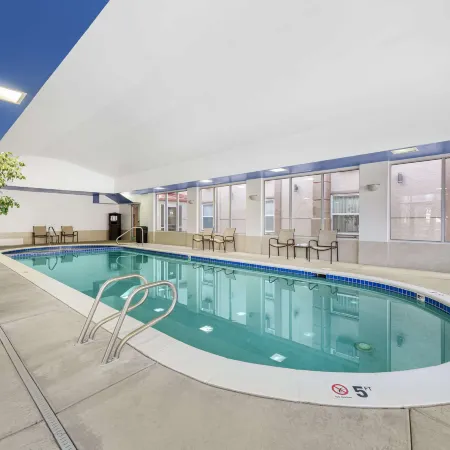 Best Western Executive Inn  Suites Отели рядом с Аэропорт Петерсон-Филд
