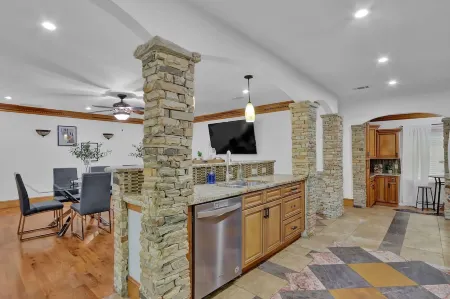 Tuscan Dreams Message Now for Summer Special