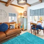 Host & Stay - the Snug