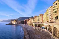 Sea View Apartment Next to Acquarium