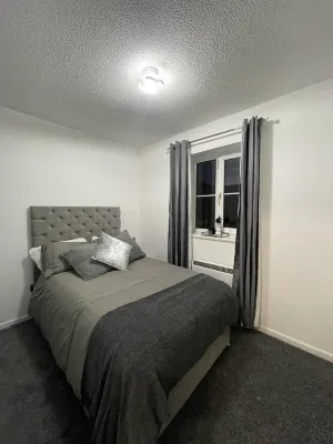 Cosy Cardiff Apartment near City Centre Hotels in Penarth