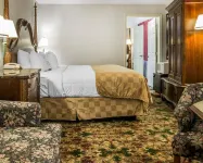 Clarion Hotel Beachfront - Beach
