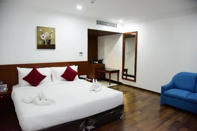 The Royal Comfort Hoteles cerca de Art of Living International Center