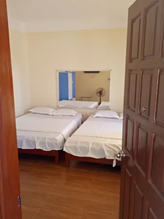 Hoa Sen Hotel Отели в г. Cao Loc District