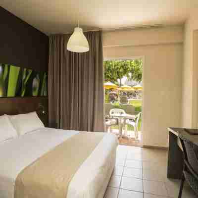 Mayfair Gardens Rooms